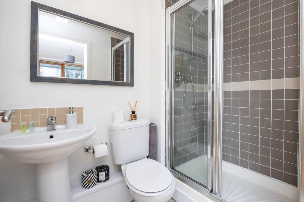 Lovely 2 Bedroom Apartment With Balcony Dublin Exteriör bild