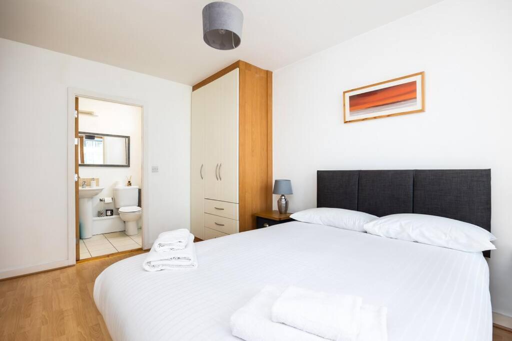 Lovely 2 Bedroom Apartment With Balcony Dublin Exteriör bild